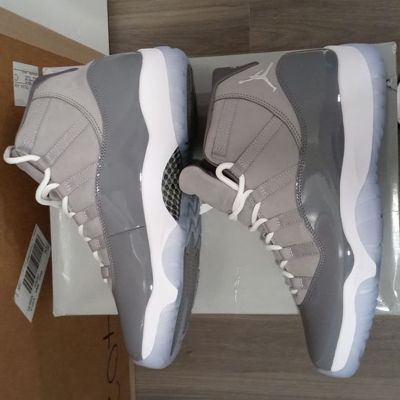 "EARLY" Jordan 11 - Picture 4 of 16